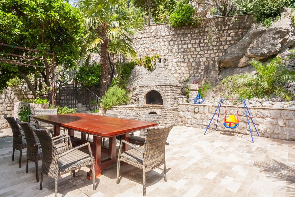 Villa & Apartments Perasto Bagian luar foto