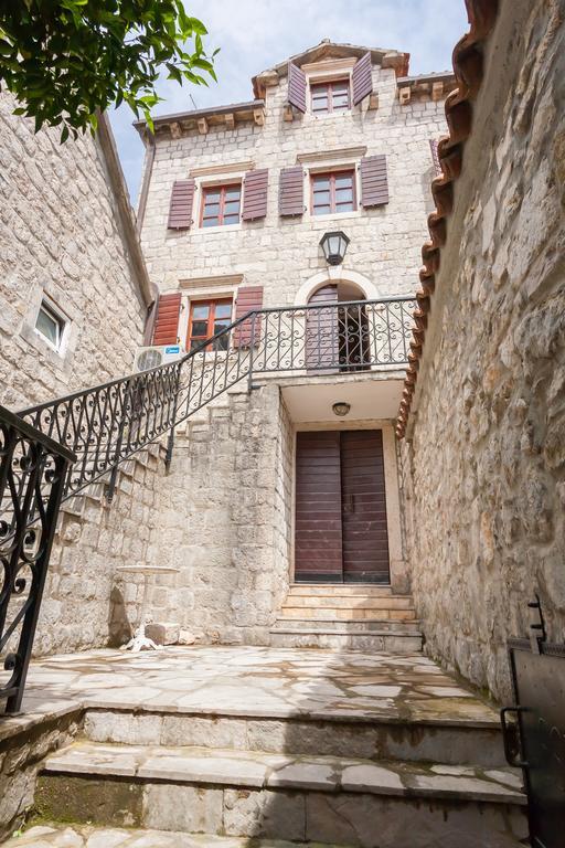 Villa & Apartments Perasto Bagian luar foto
